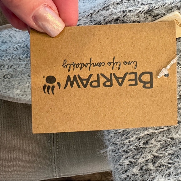 Brand new with tags Bearpaw gray knit boots size 10 - Picture 11 of 11